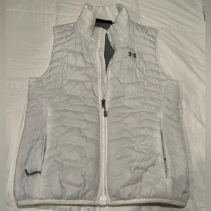 Under Armour women’s lightweight puffer vest
